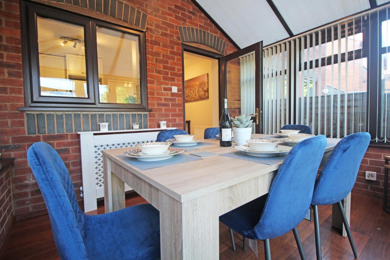 The Barwoods - Modern Spacious Home In Chester - Parking ภายนอก รูปภาพ